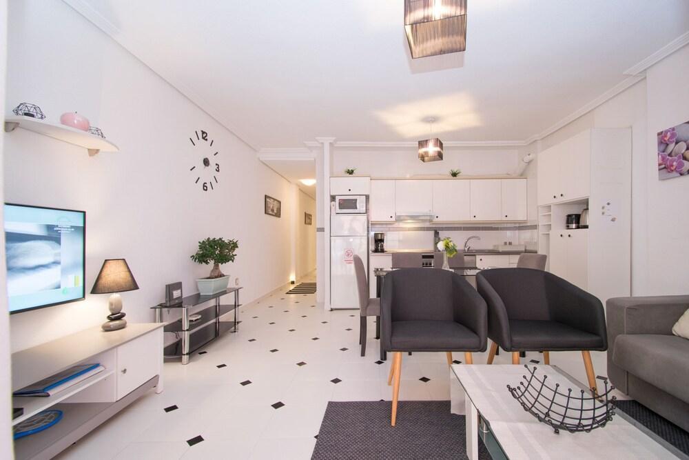 Bergantin Apartment Torrevieja Eksteriør billede